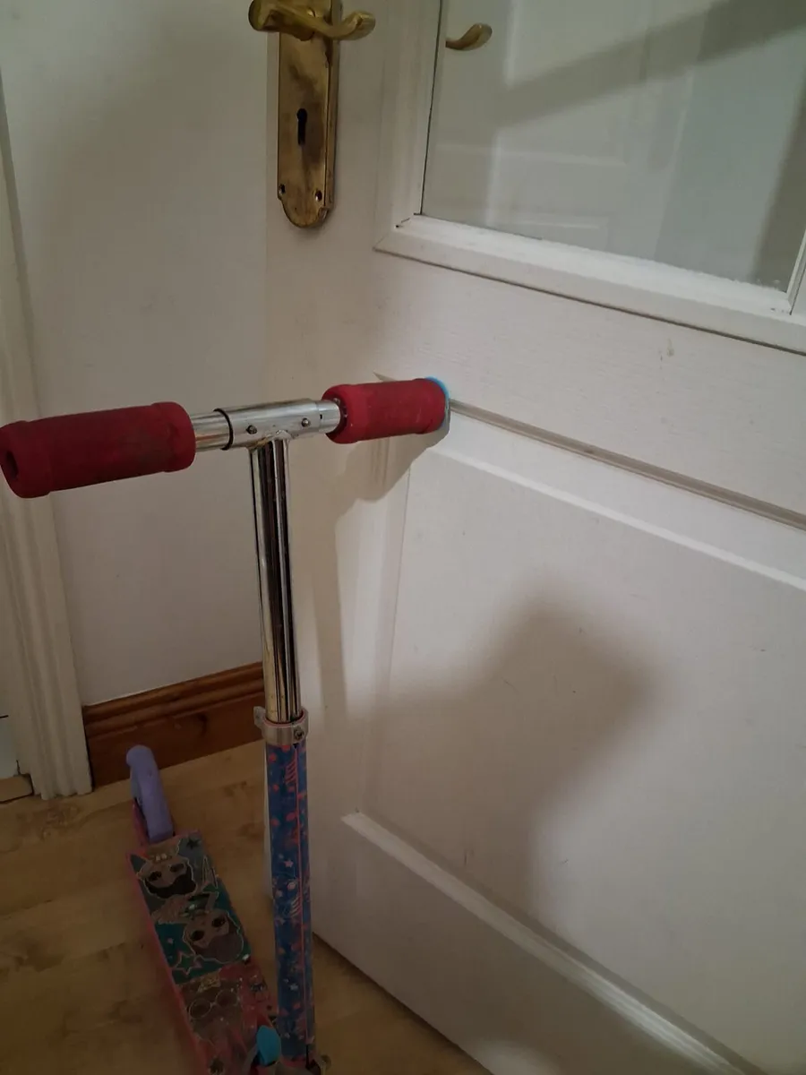 LOL kids Scooter - Image 1