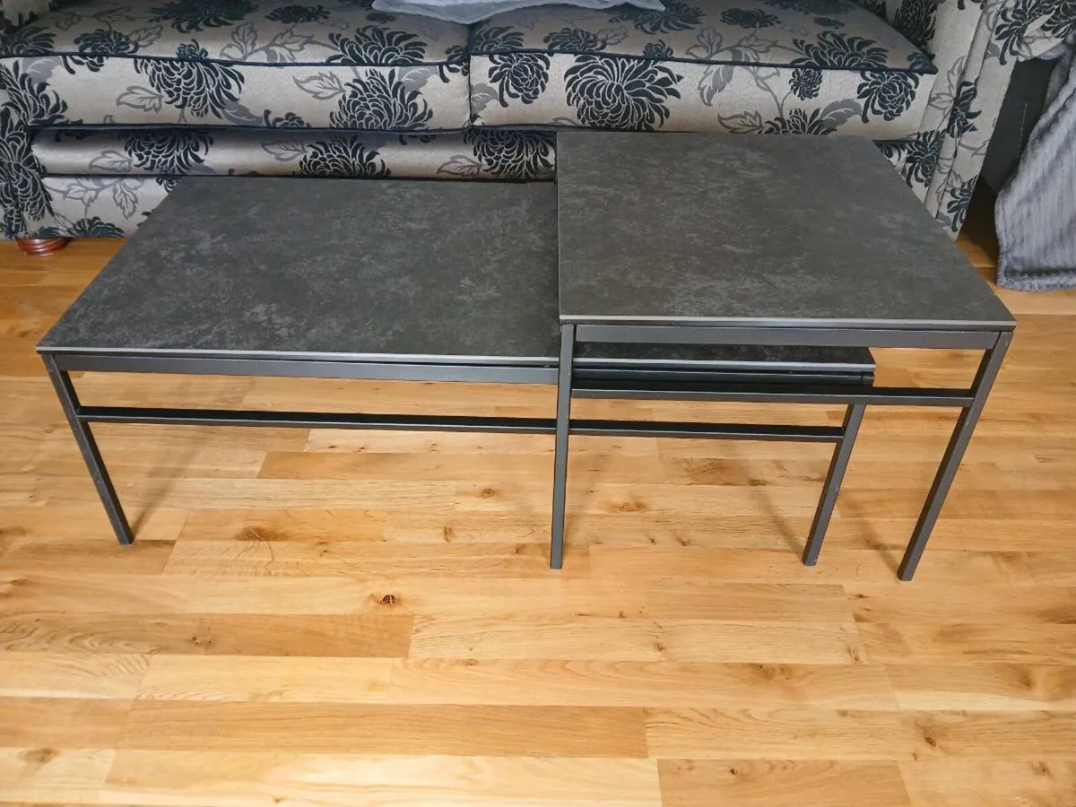 Nest of 2 tables - Image 1