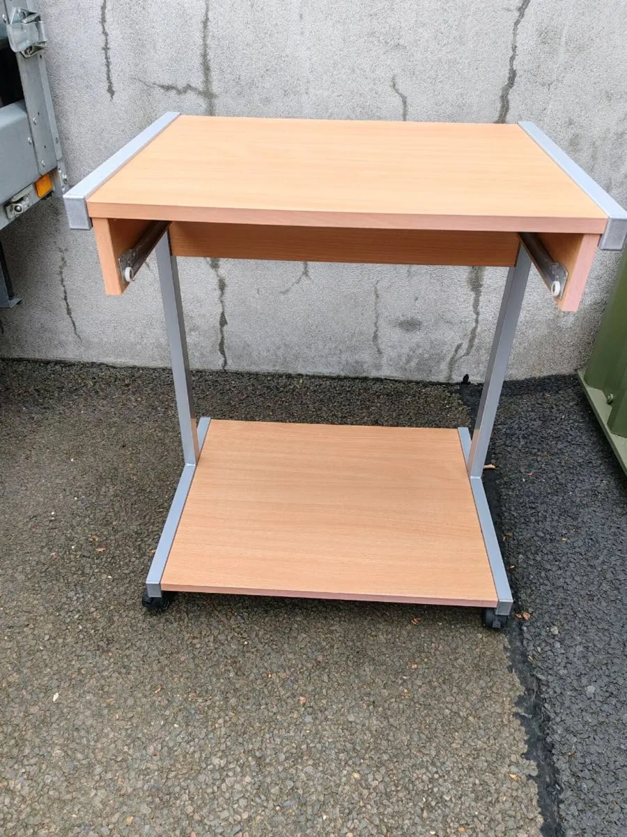 Computer table - Image 2