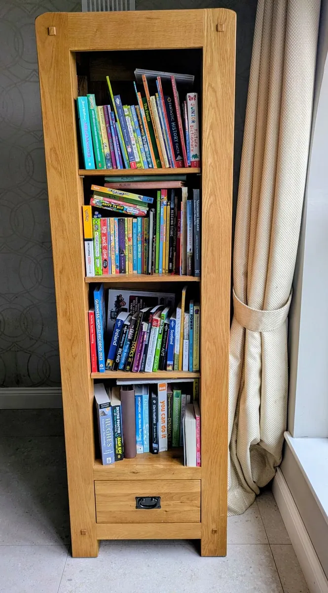 Solid oak bookcase and tv unit - Image 3