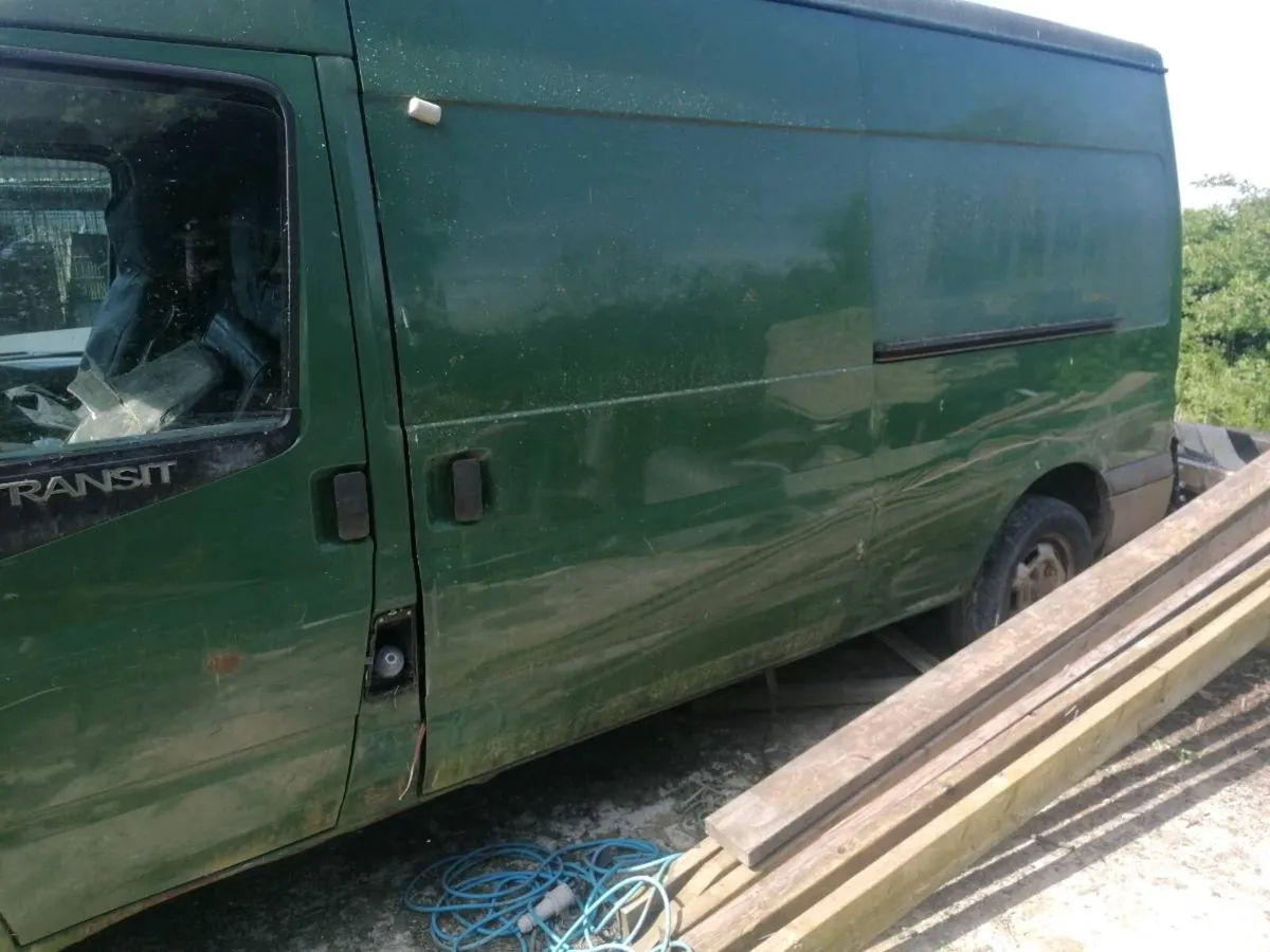 Transit van. Mercedes Vito - Image 4