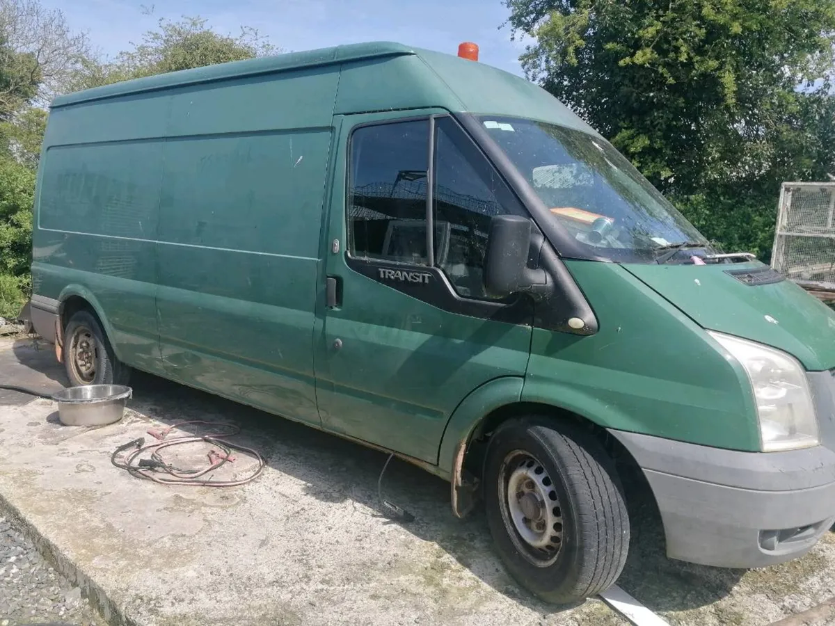 Transit van. Mercedes Vito - Image 3