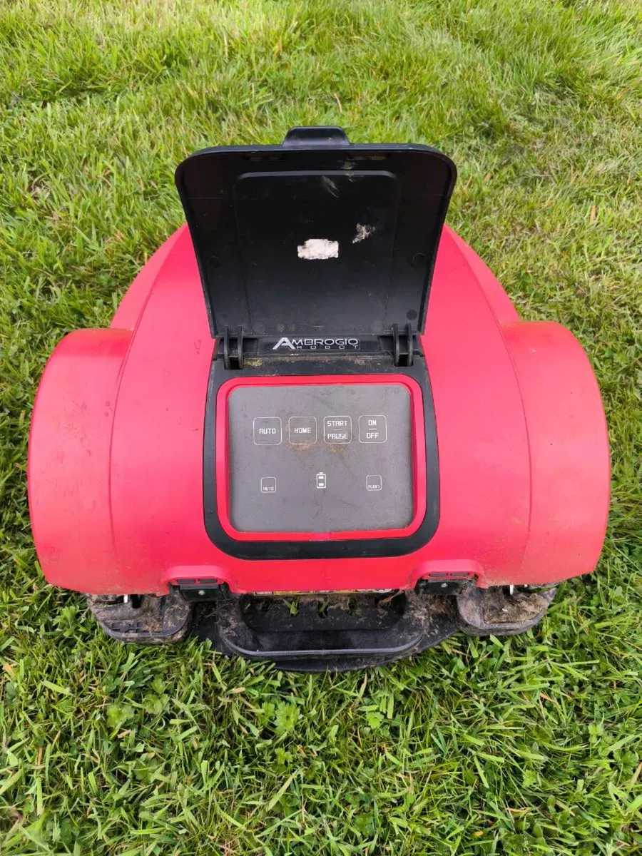 Ambrogio L35 Deluxe Robot Lawnmower - Image 4