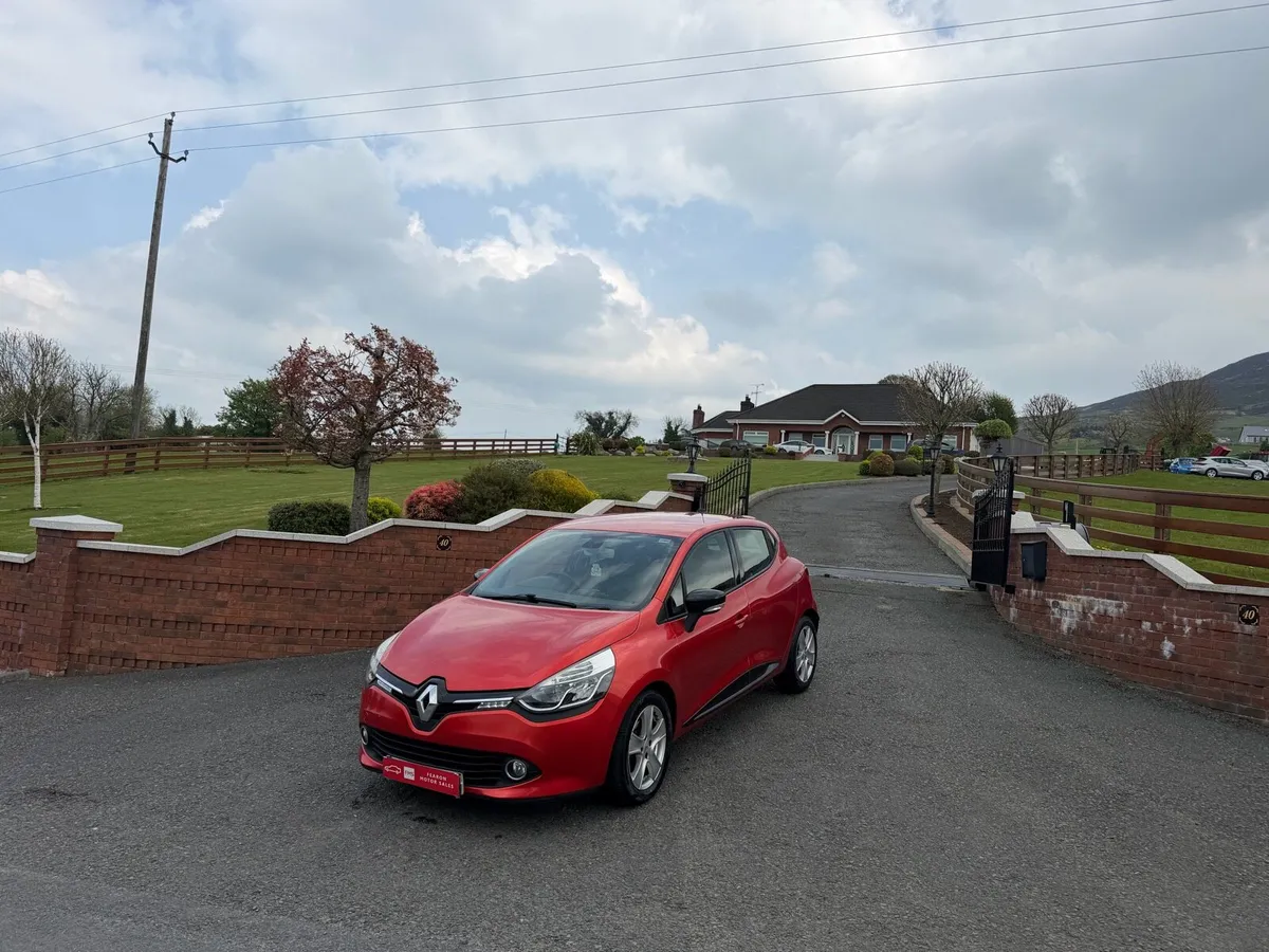 2015 Renault Clio - Image 1