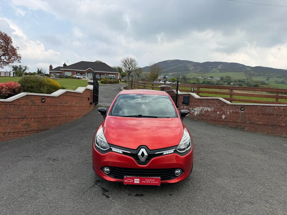 2015 Renault Clio - Image 2