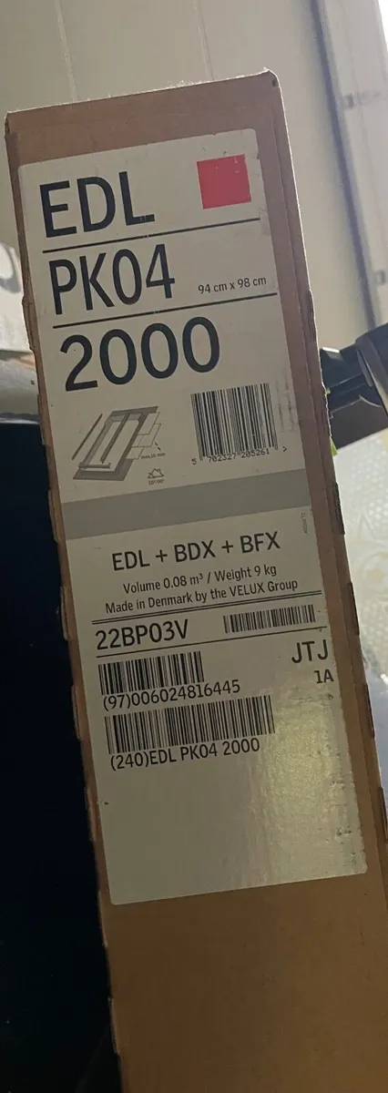 Velux window, flashing kit and blackout blind - Image 2