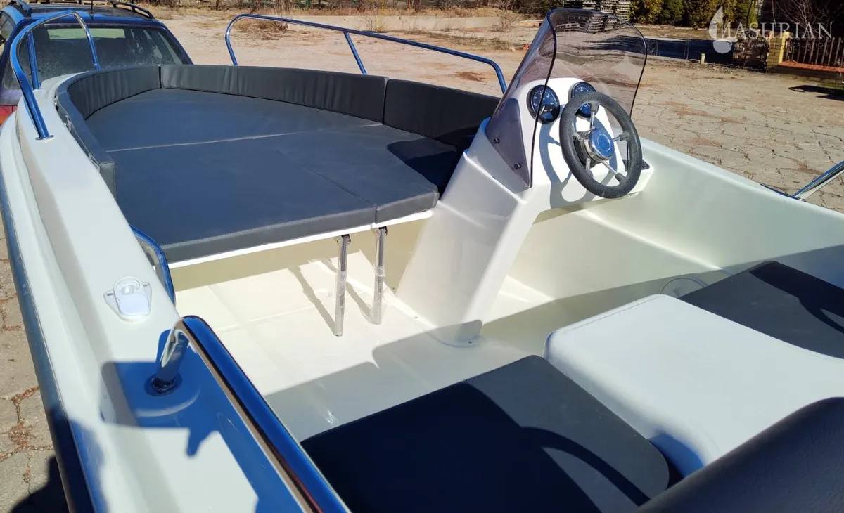 Boat - Maseurian Majestic Fibreglass boat - Image 3