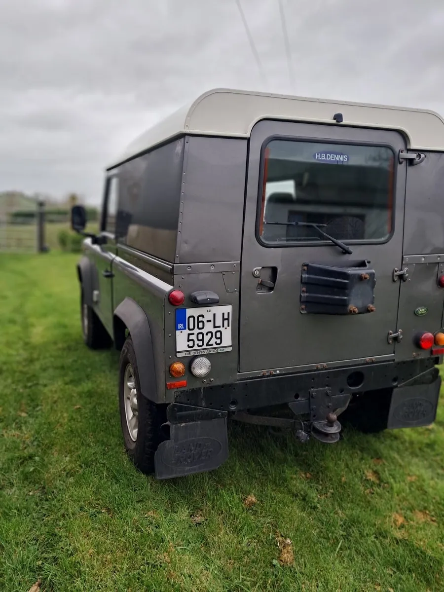 Land Rover Defender 2006 - Image 2