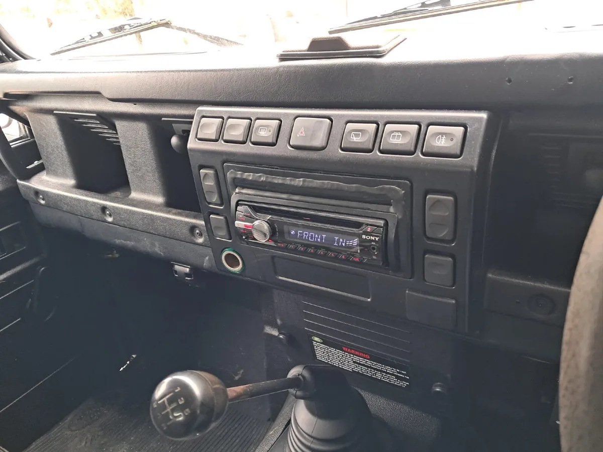 Land Rover Defender 2006 - Image 4