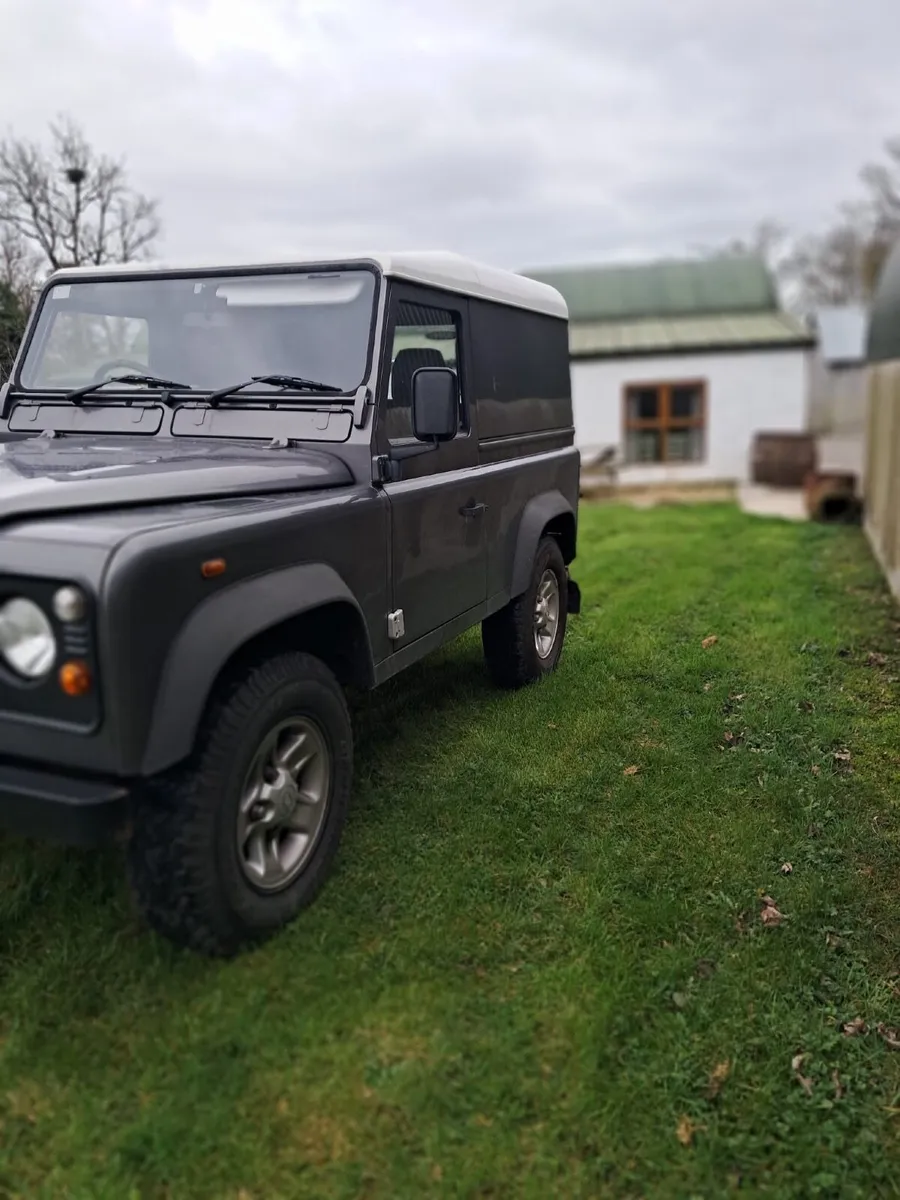 Land Rover Defender 2006 - Image 3