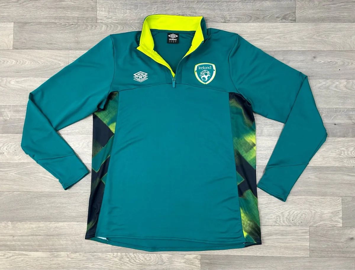 Umbro Ireland half Zip Jumper Mens Large - Image 1
