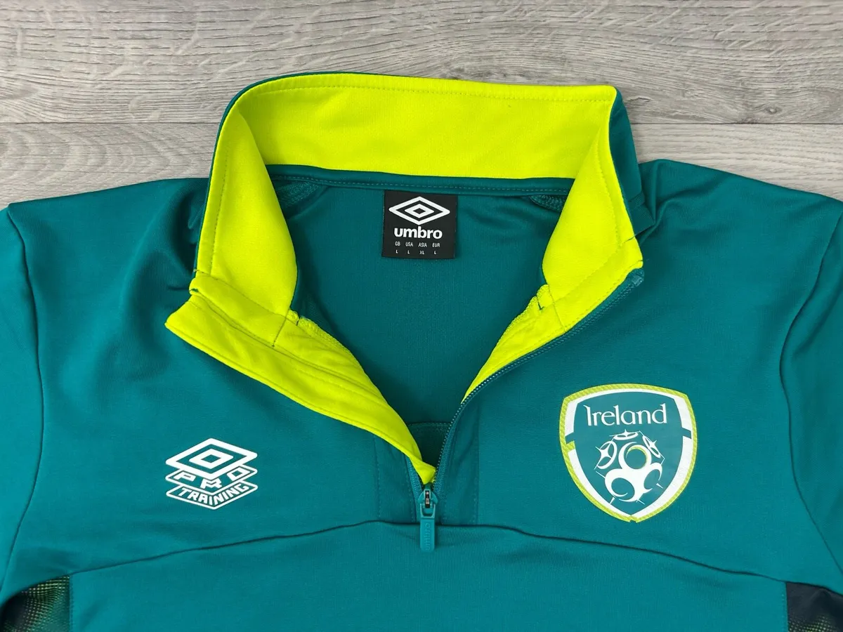 Umbro Ireland half Zip Jumper Mens Large - Image 3