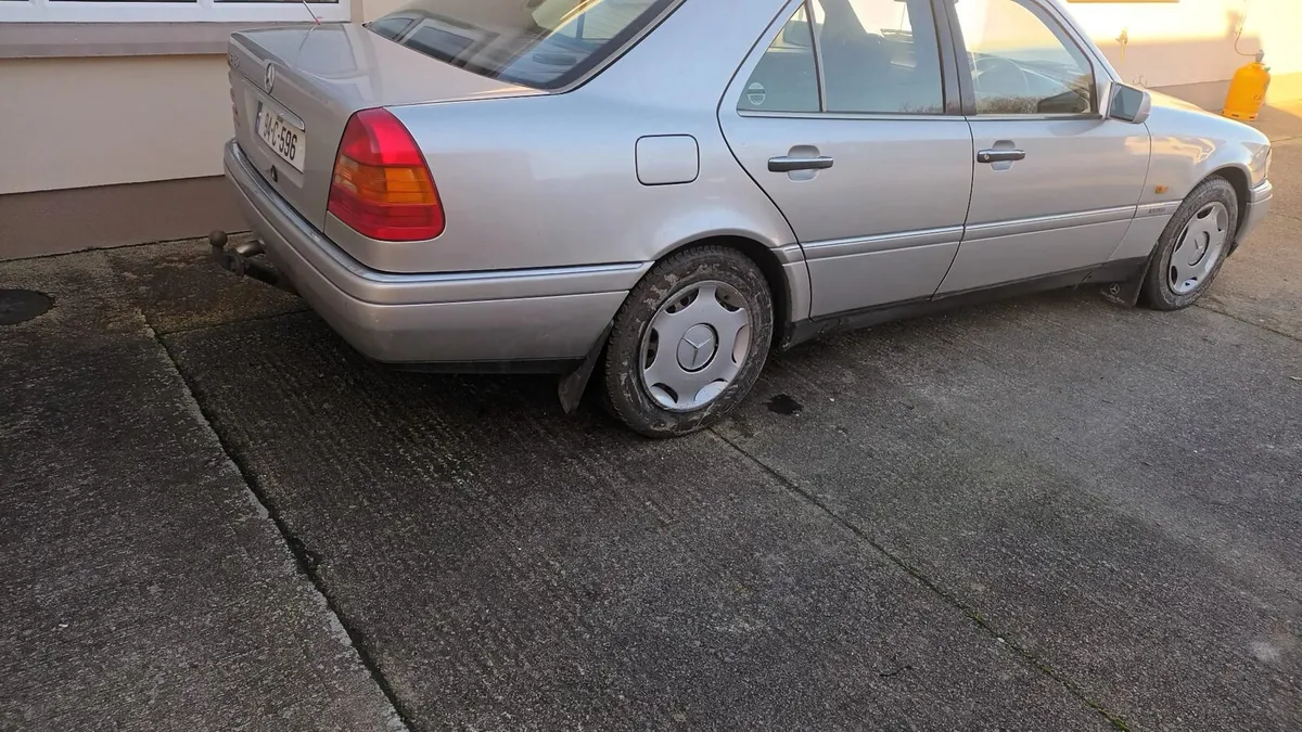 Mercedes C180 - Image 4