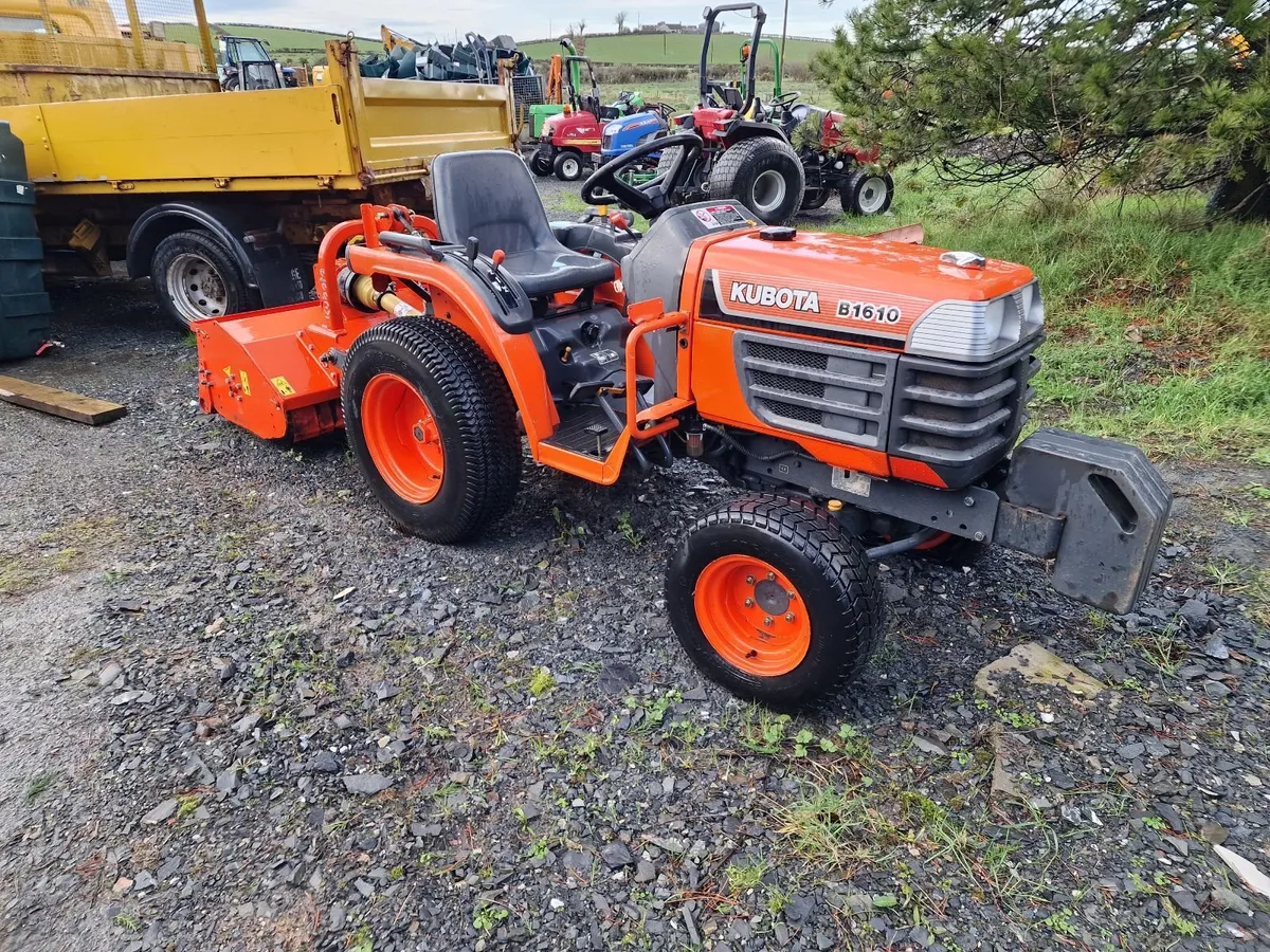 Kubota Compact Tractor low 200 hours with flail - Image 2