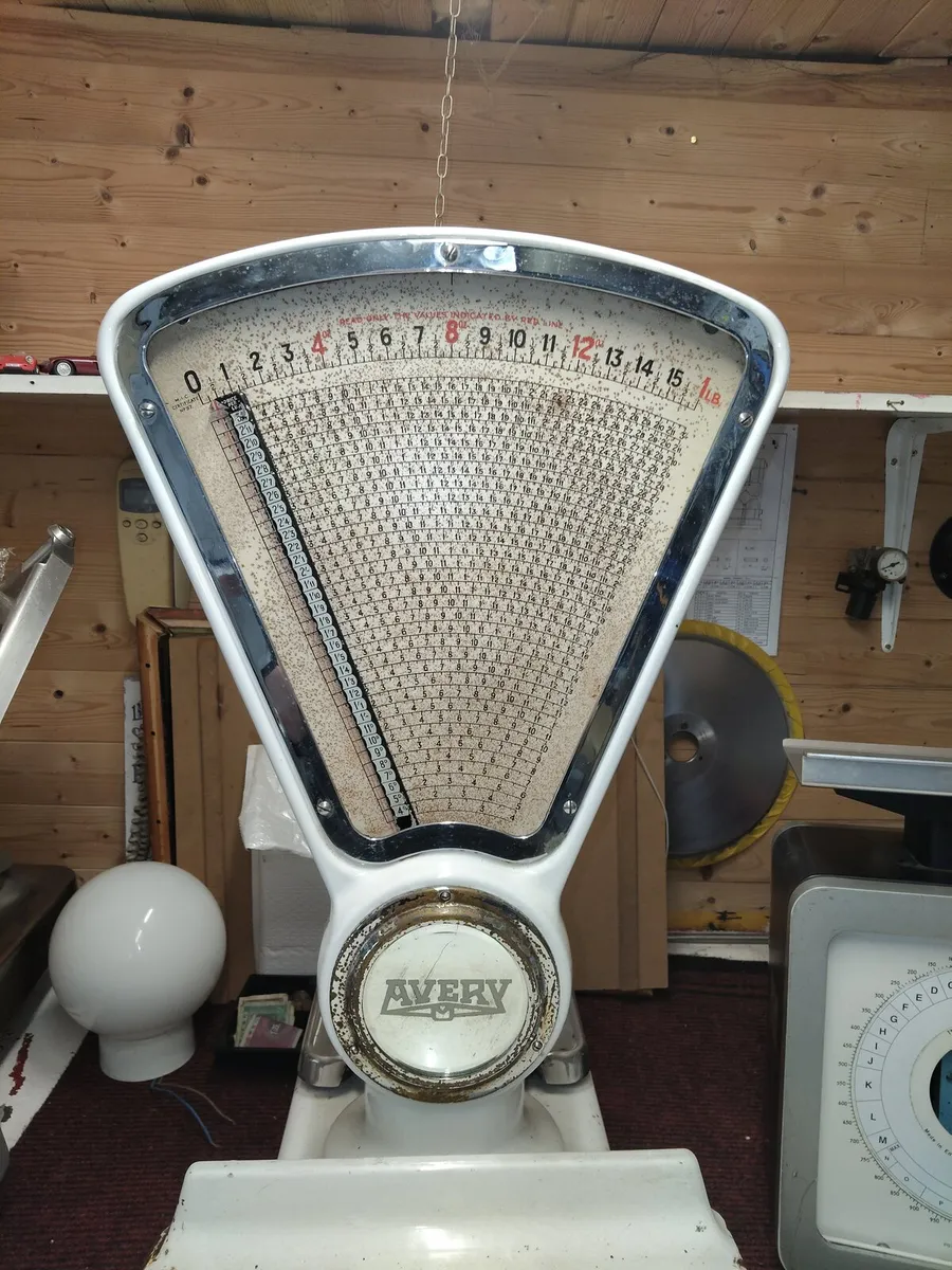 Vintage Avery shop scale, - Image 2