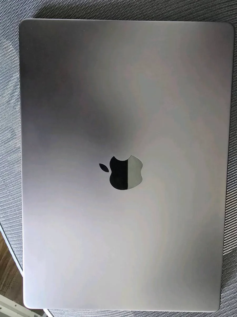 Macbook pro M4 2024 - Image 1