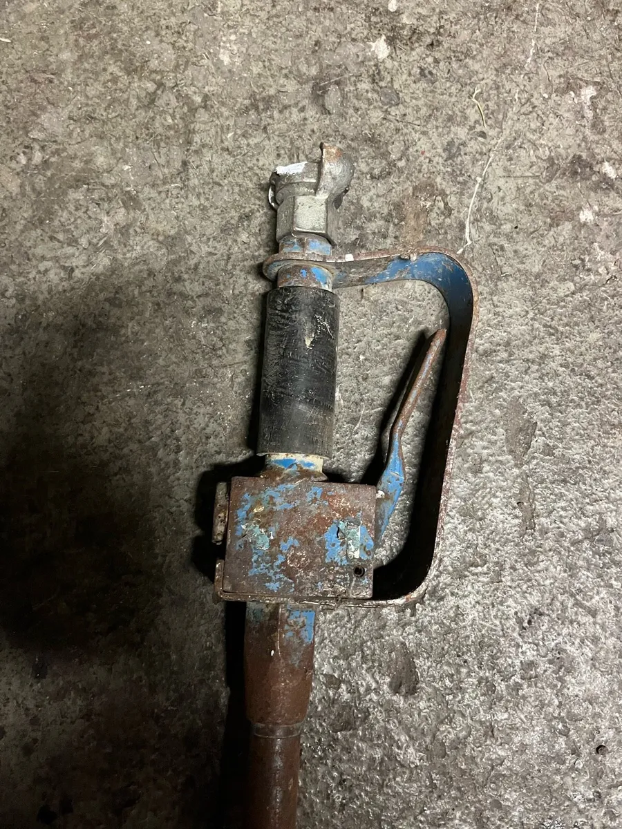 Concrete Pole Scabbler - Image 2