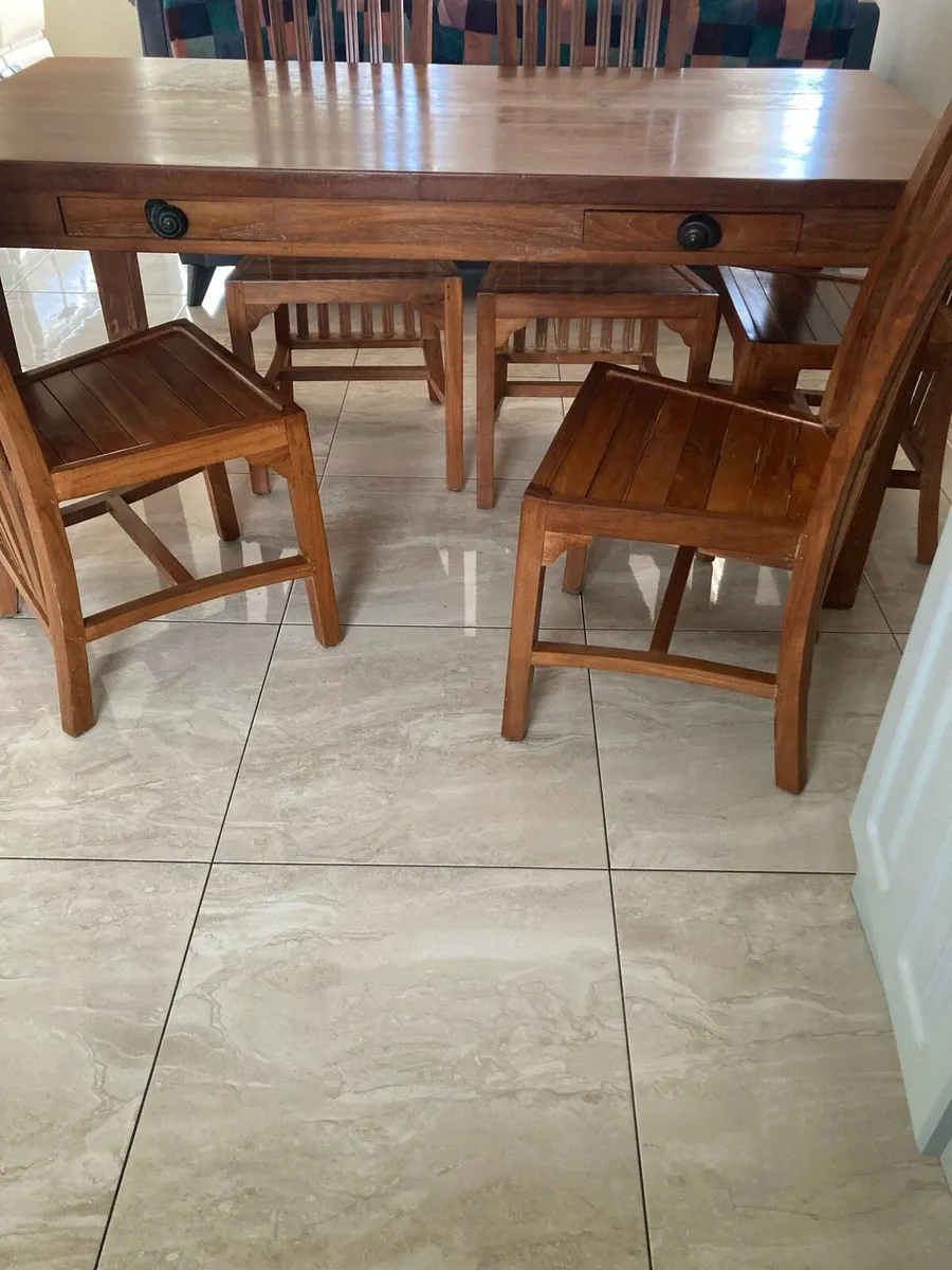 Kitchen table and chairs - Image 3