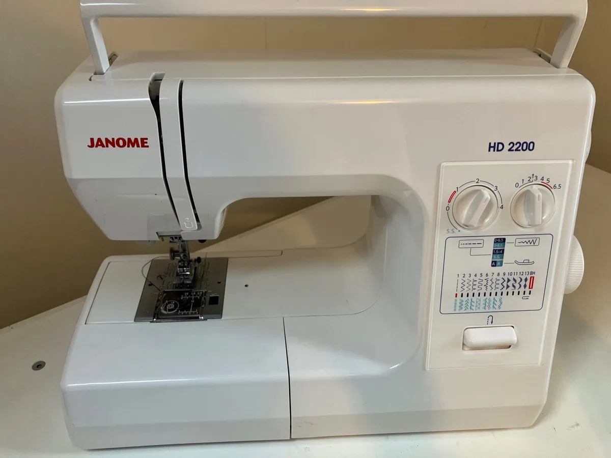 Sewing machine Janome HD2200 - Image 1