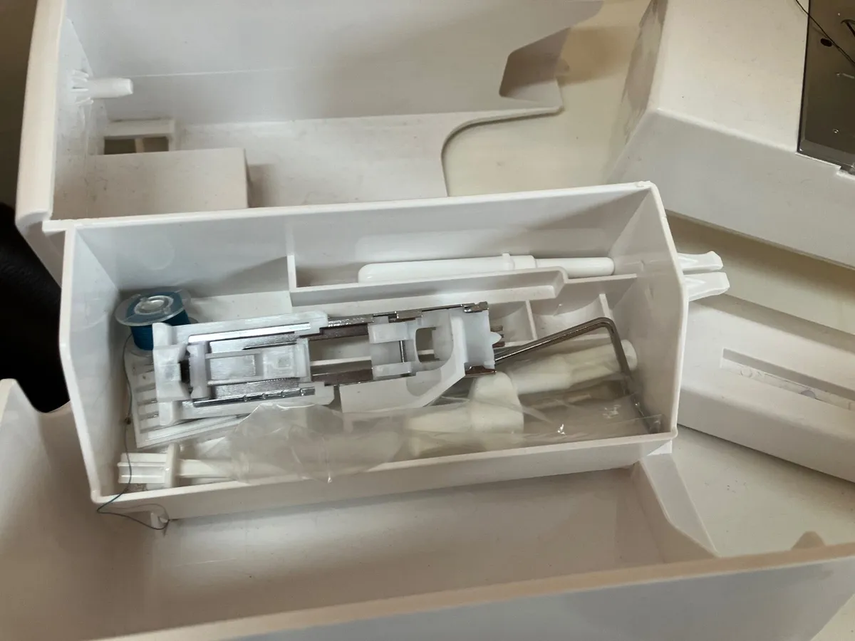 Sewing machine Janome HD2200 - Image 4