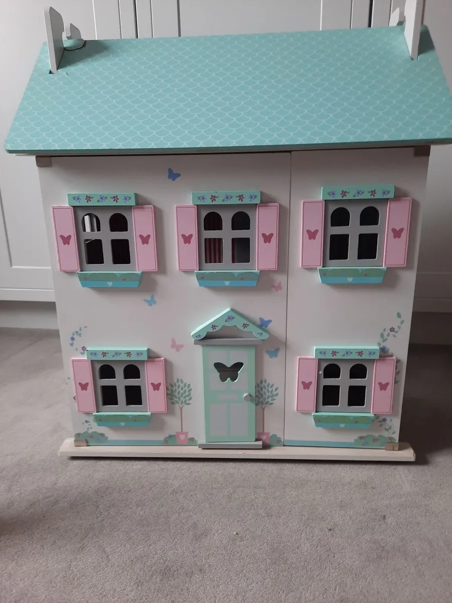 Wooden Dolls house - Image 1