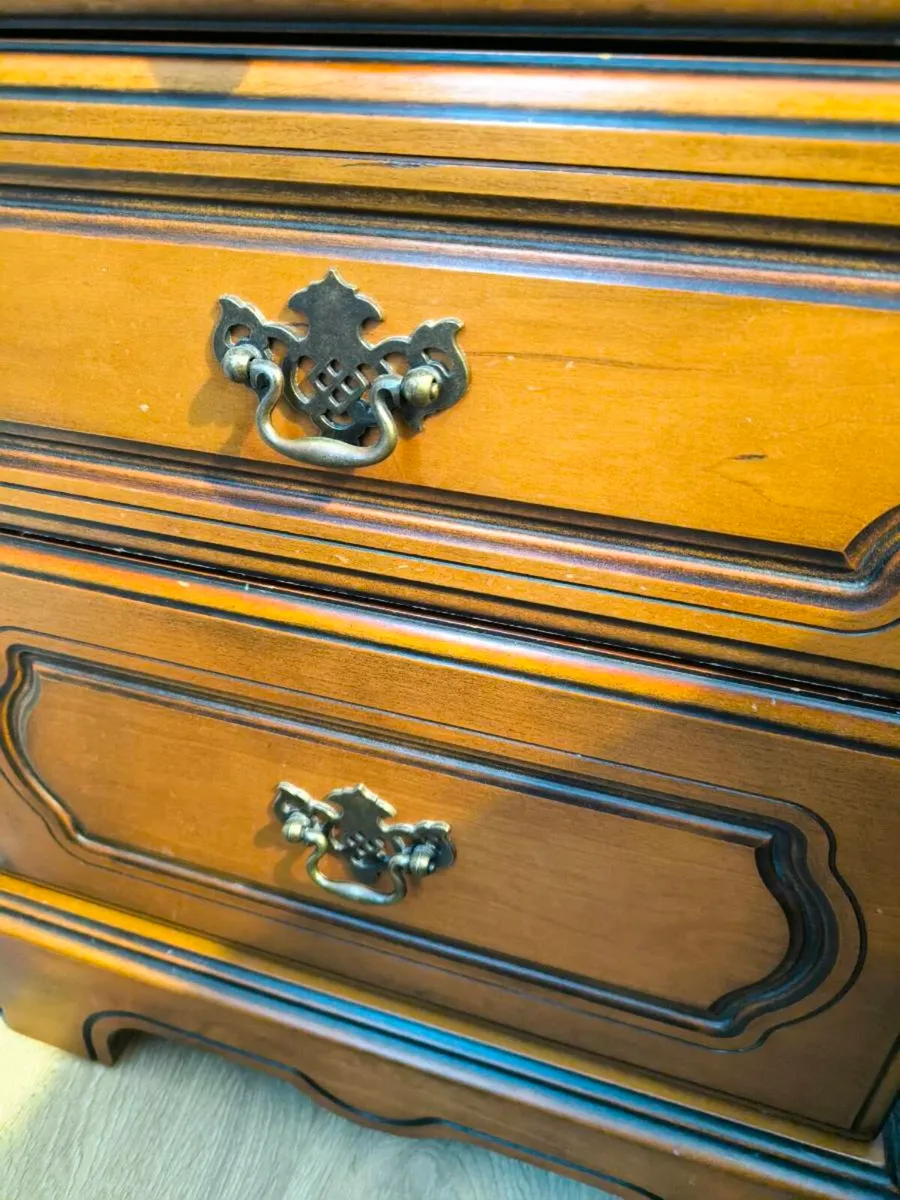 Rossmore wardrobe and locker - Image 2