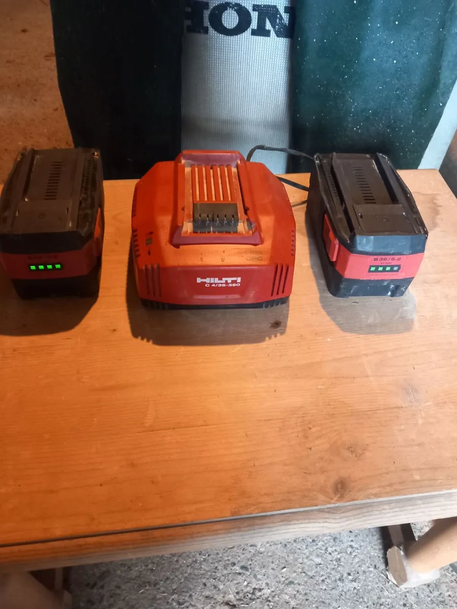 2x Hilti 36v 5.2amp Li-ion + charger - Image 1