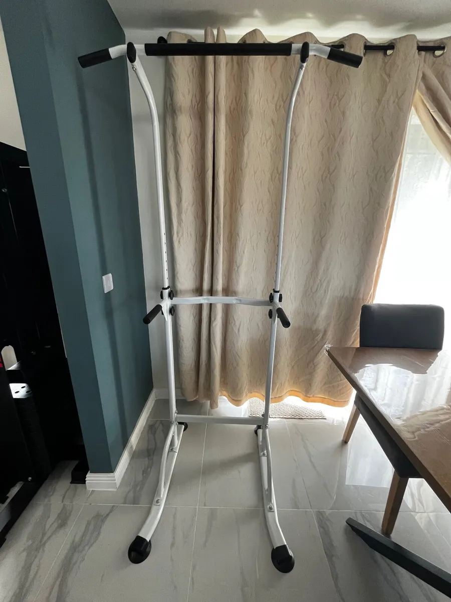 Pull up bar - Image 1