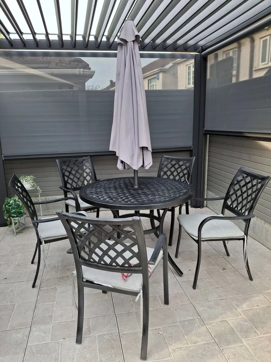 5 seater Cast Aluminium table & chairs parasol - Image 2