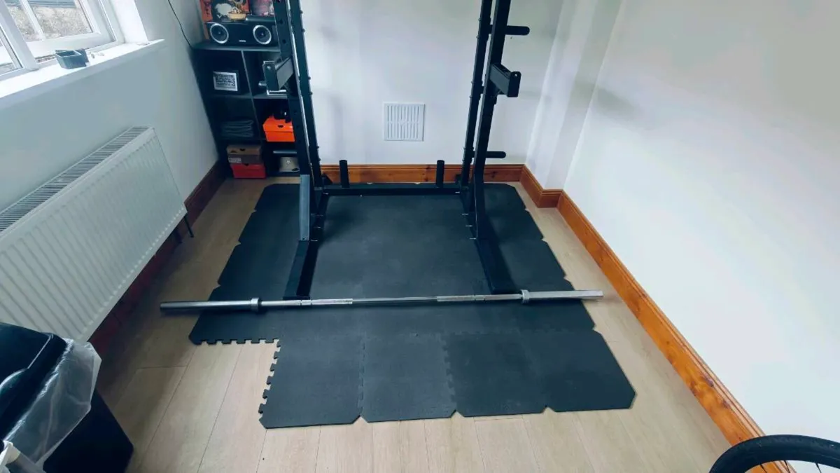 Olympic bar 7 ft - Image 1