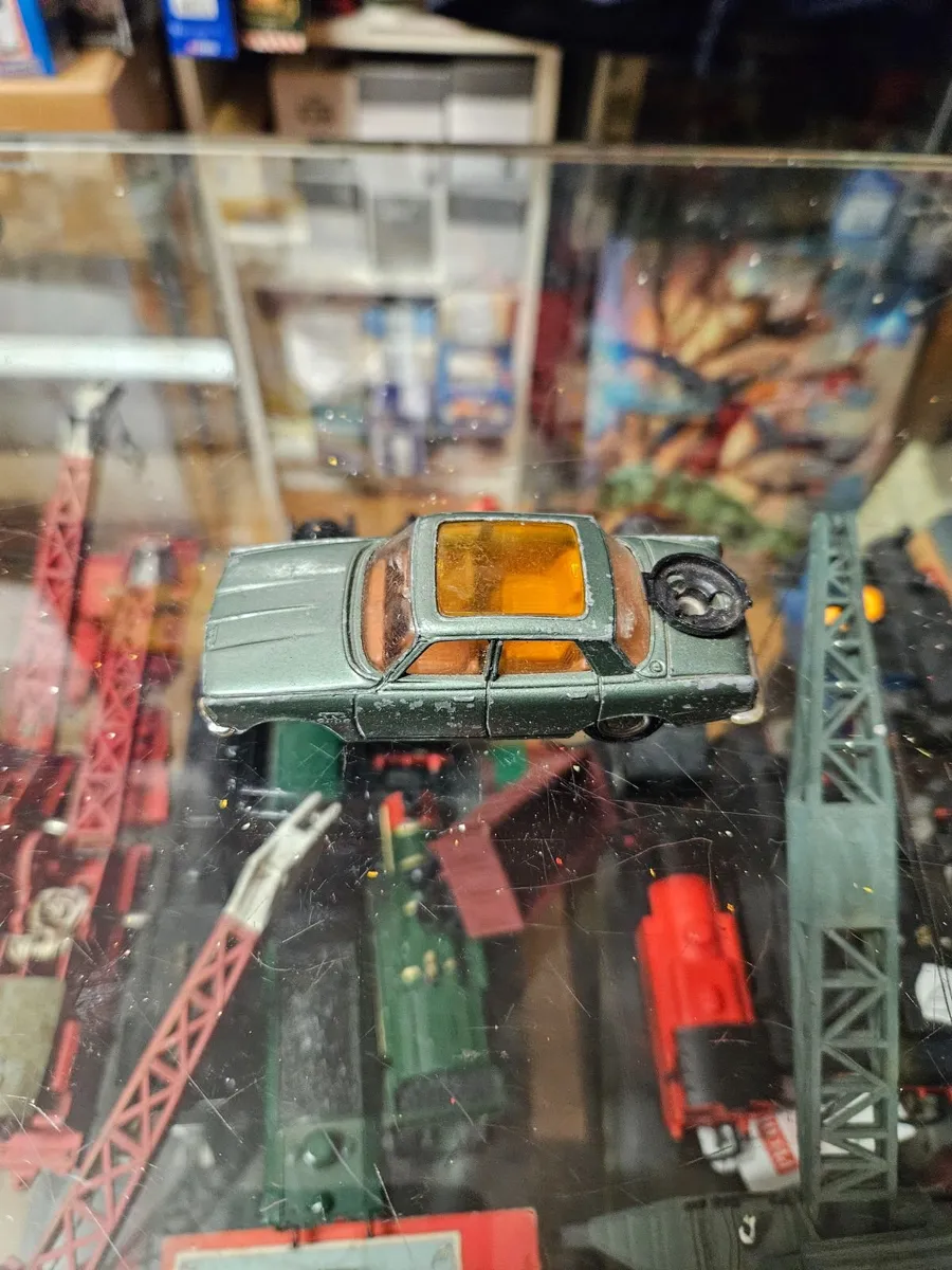 Corgi 1970's Rover - Image 1