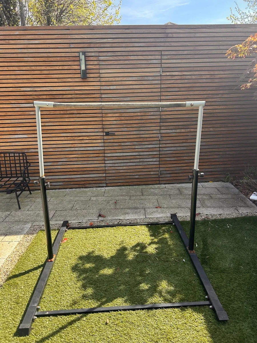Gymnastics bar - Image 1
