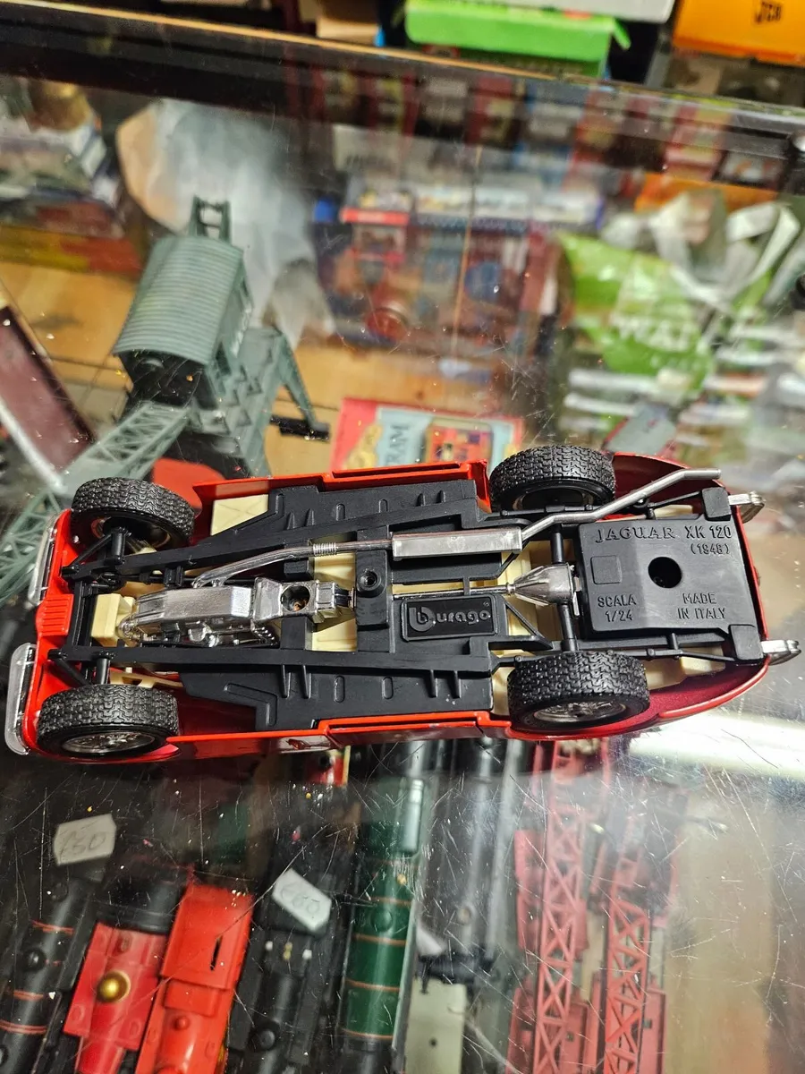 Corgi Burago Jaguar XK140 1.24 - Image 2