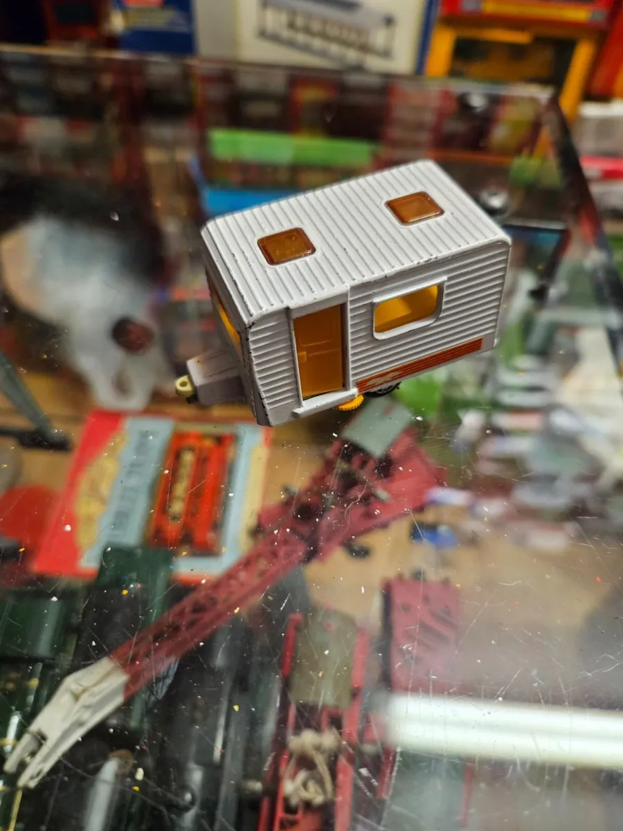 Matchbox Superfast Caravan - Image 1