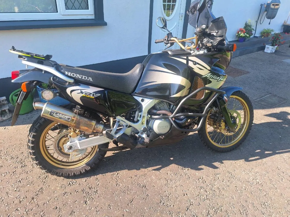 Honda africa twin xrv 750 - Image 1