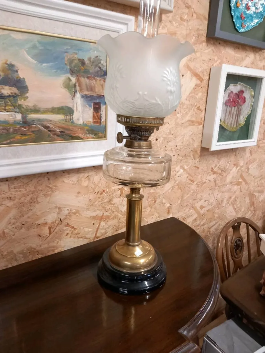 Antique oil lamp - Image 3