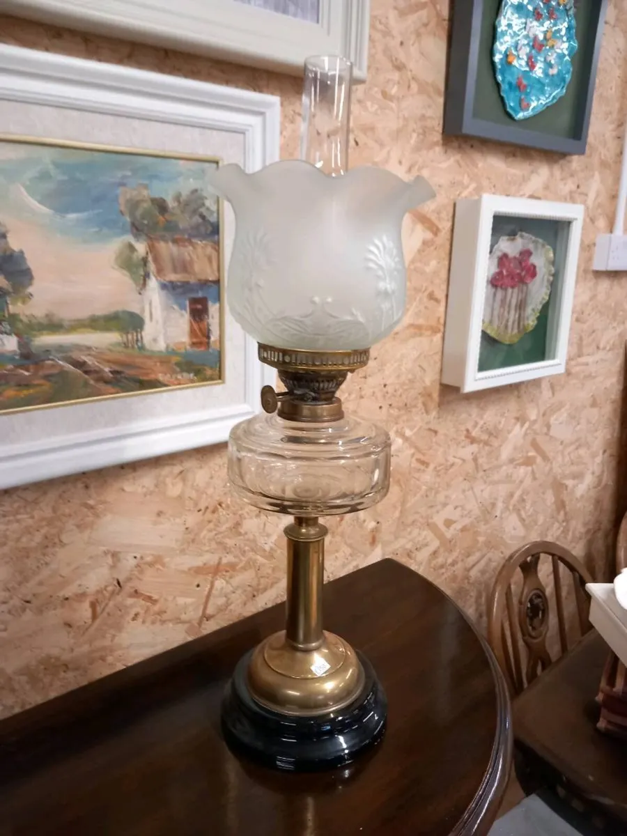 Antique oil lamp - Image 1