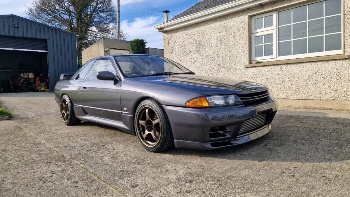 R32 skyline - Image 2