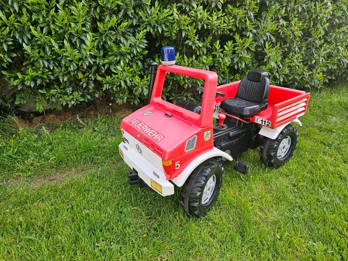 Rolly Unimog Fire Engine with Gears - Image 1