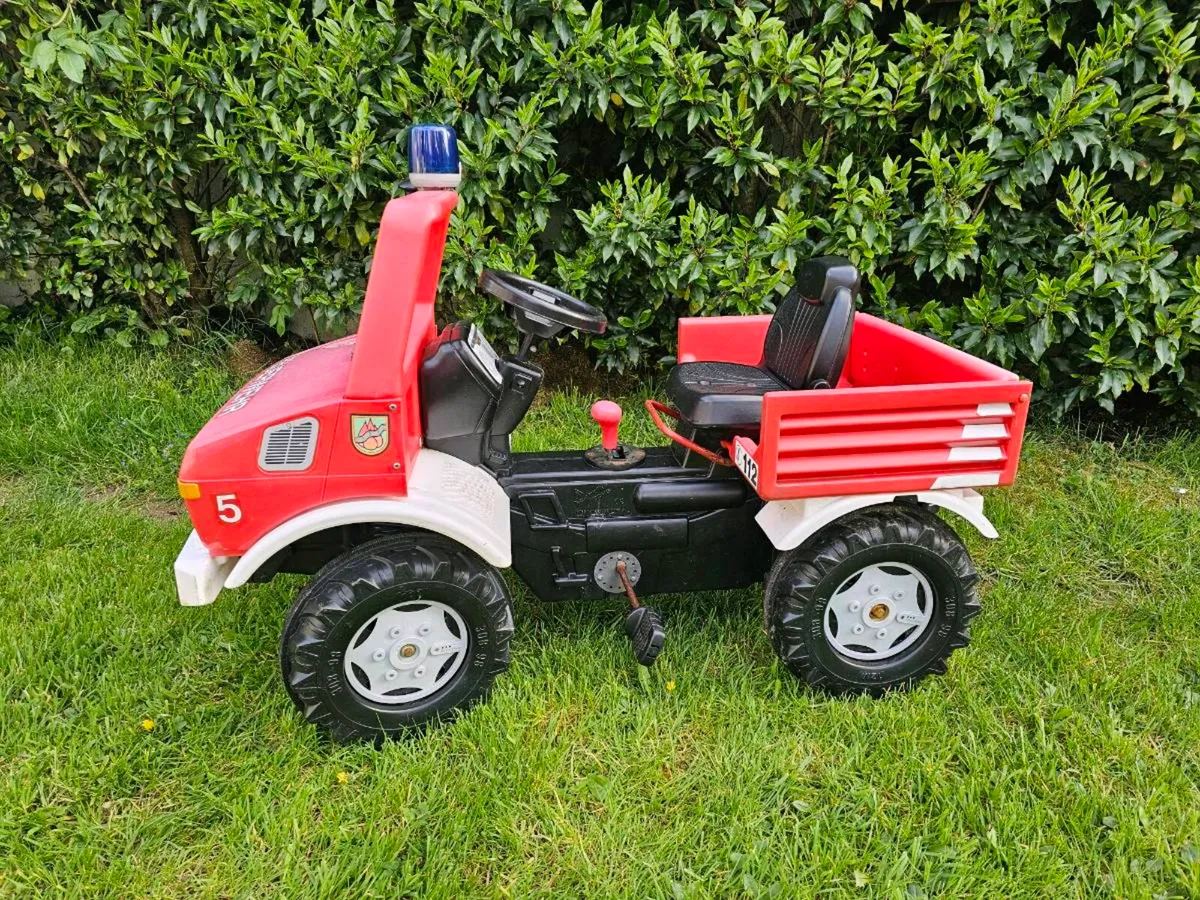 Rolly Unimog Fire Engine with Gears - Image 2