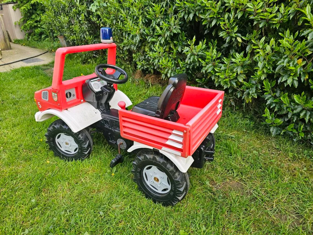 Rolly Unimog Fire Engine with Gears - Image 3