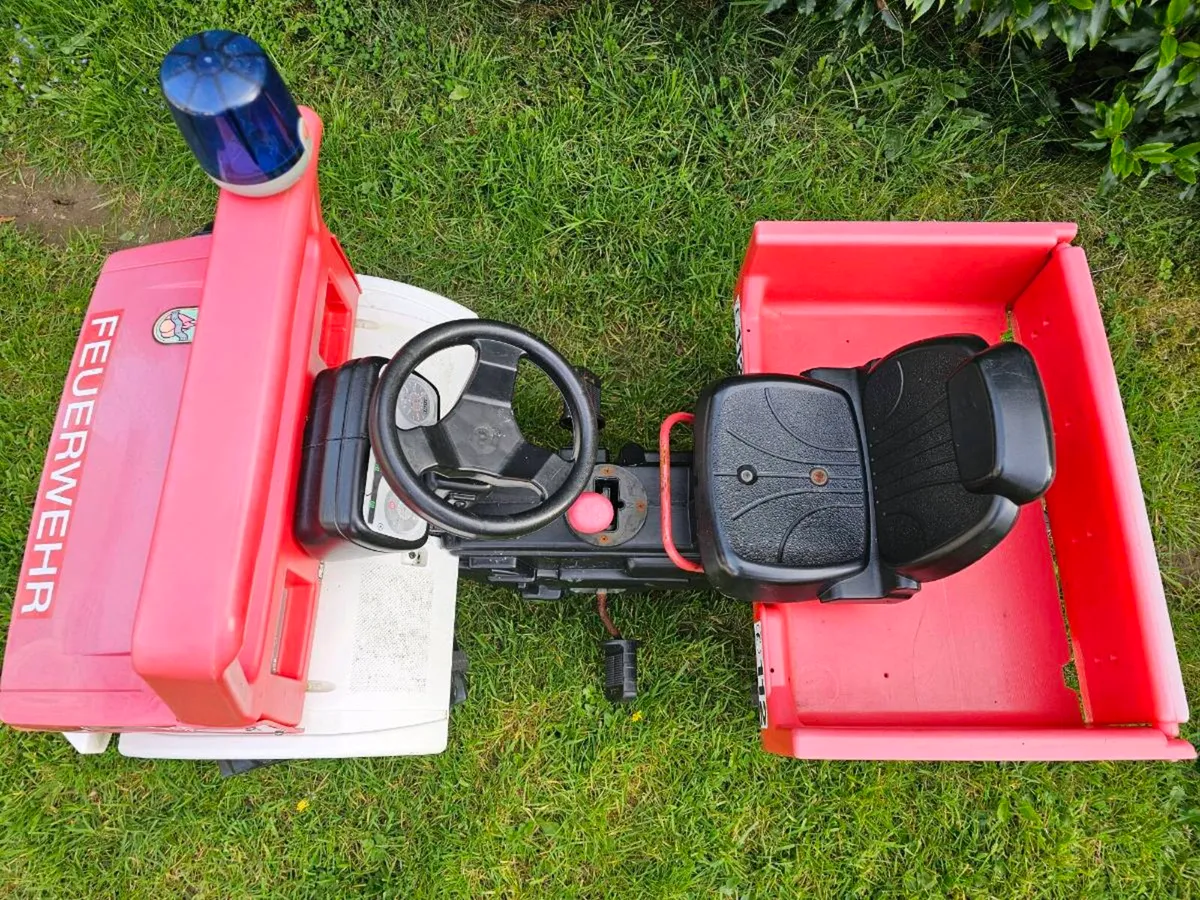Rolly Unimog Fire Engine with Gears - Image 4