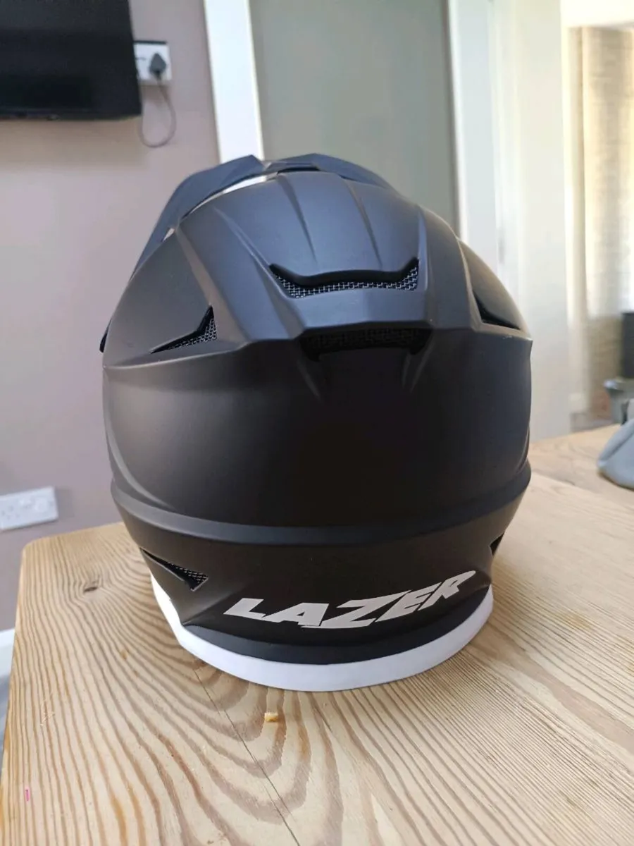 Lazer full face helmet - Image 3