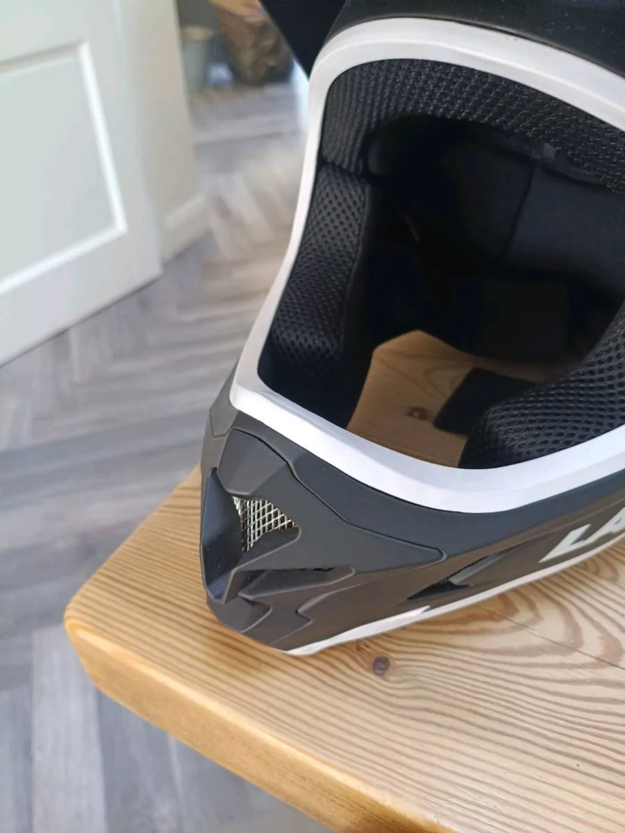 Lazer full face helmet - Image 4