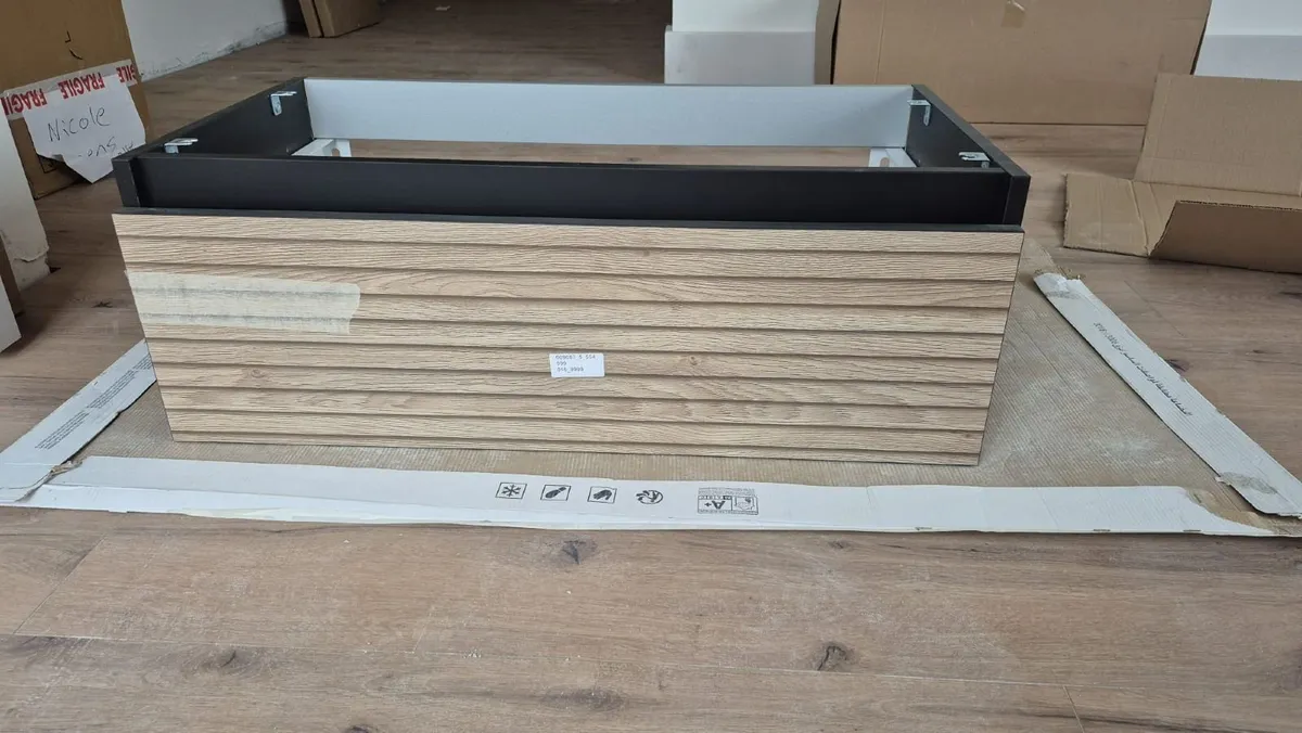 3 Piece Bathroom Units with Oak Wood Effect - Image 2