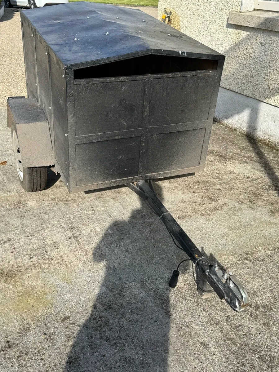 Dog Trailer - Image 2