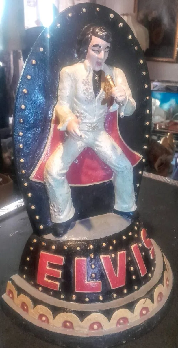 Large cast iron Elvis statue - Image 1