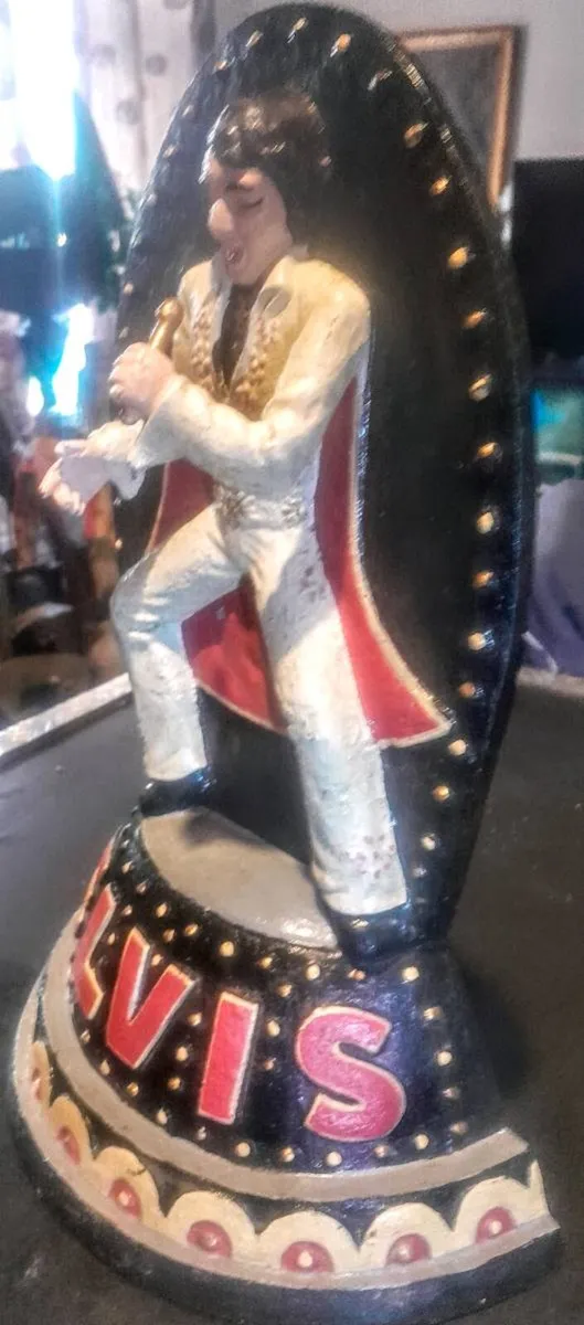 Large cast iron Elvis statue - Image 2