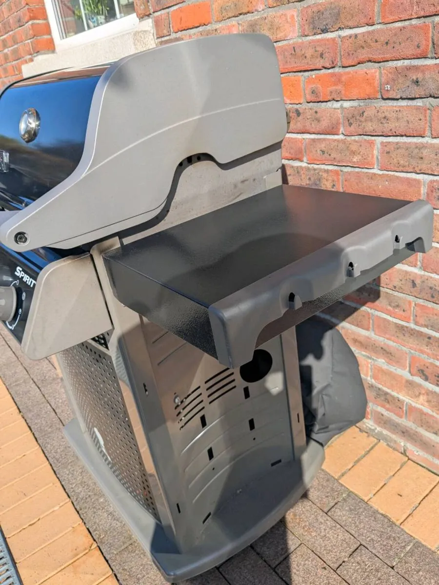 Weber gas barbeque - Image 4
