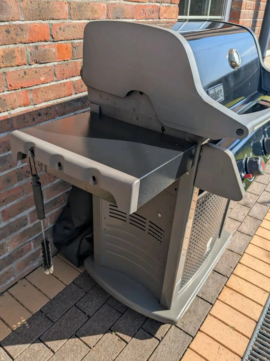 Weber gas barbeque - Image 3